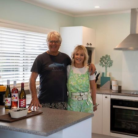 Beach Front Wine Makers Cottage Te Awanga Extérieur photo