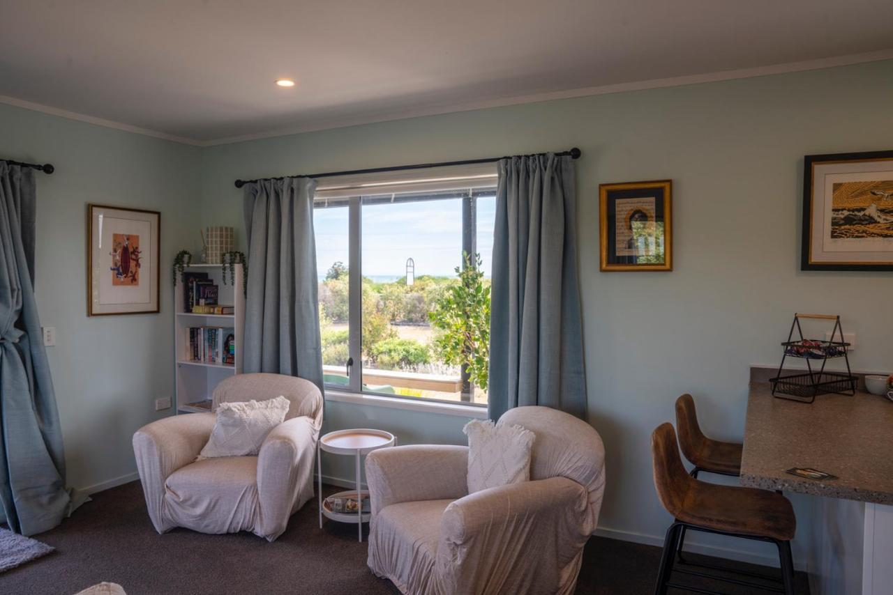 Beach Front Wine Makers Cottage Te Awanga Extérieur photo