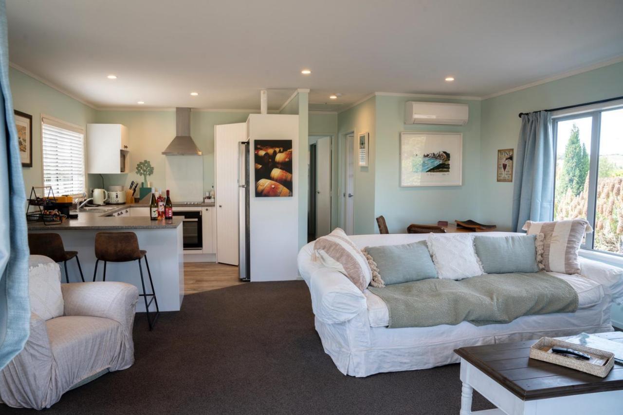 Beach Front Wine Makers Cottage Te Awanga Extérieur photo