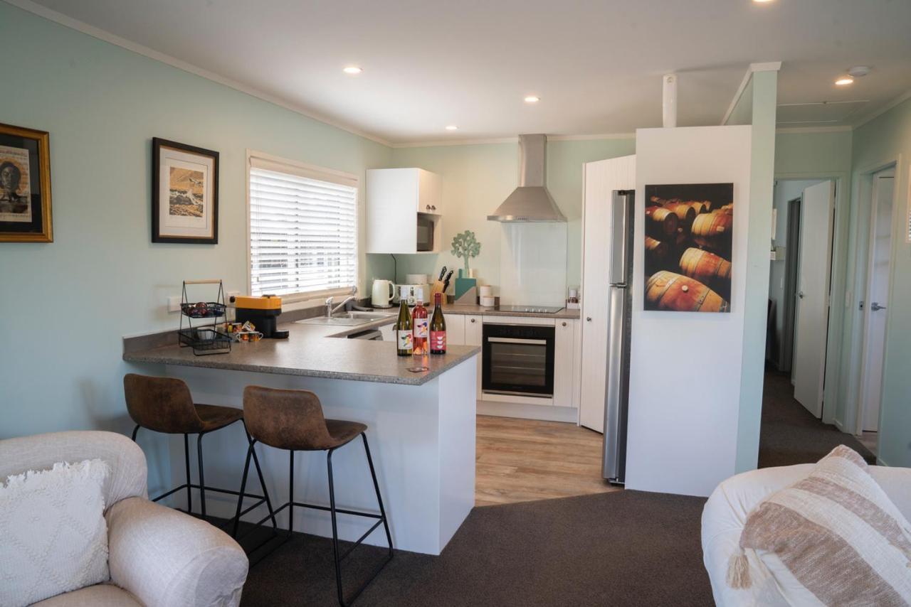 Beach Front Wine Makers Cottage Te Awanga Extérieur photo